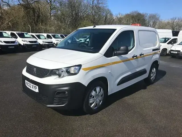 Used Peugeot Partner Premium 2022 White MPV