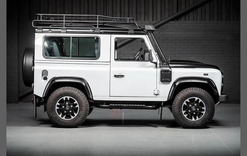 Usado Land Rover Defender Adventure 120 CV (88 kW) 2016 Blanco Familiar