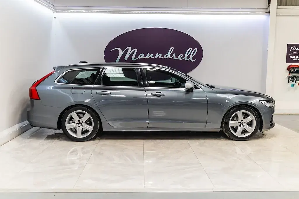 Used Volvo V90 R-Design 190 HP (139 kW) 2018 Grey Estate