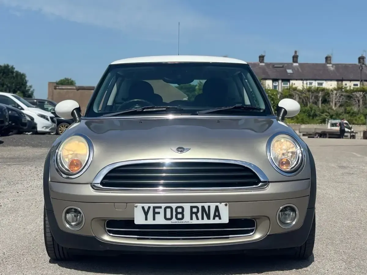 Used Mini Cooper Hatch 120 HP (88 kW) 2008 Silver Hatchback