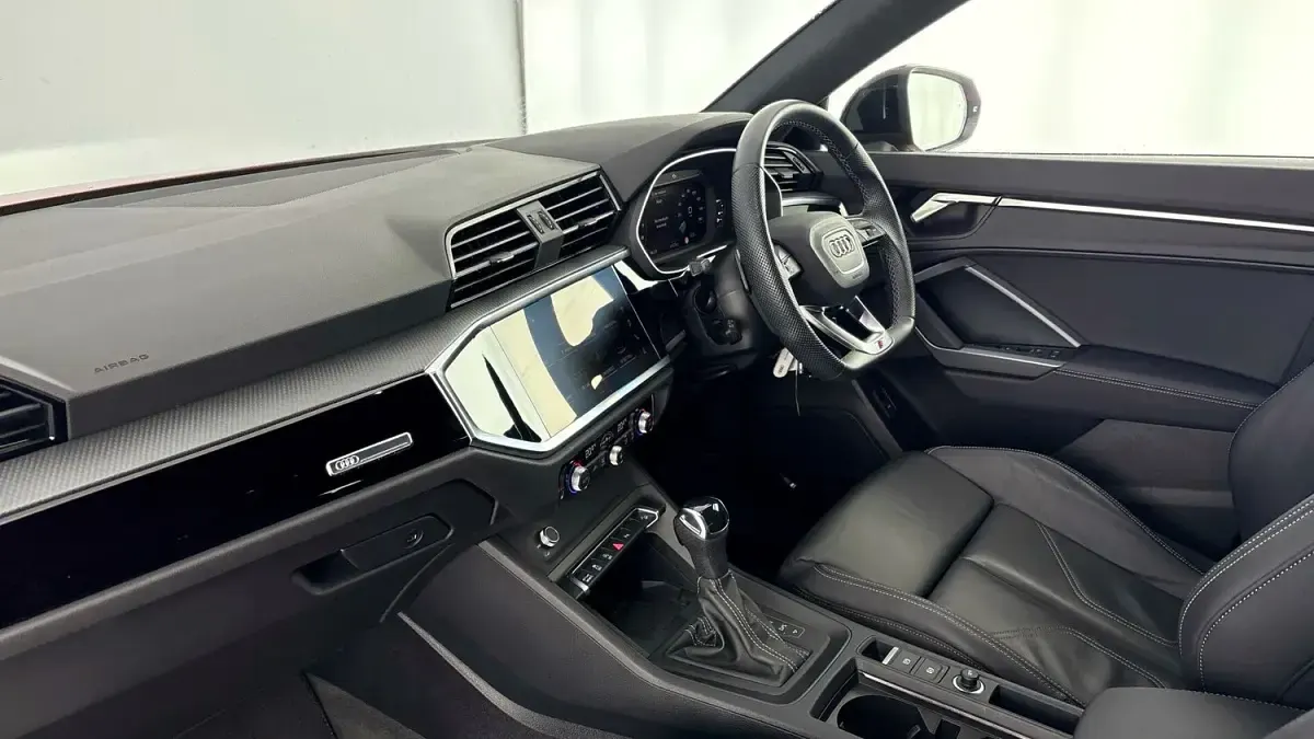 Used Audi Q3 Black Edition 150 HP (110 kW) 2024 Red SUV