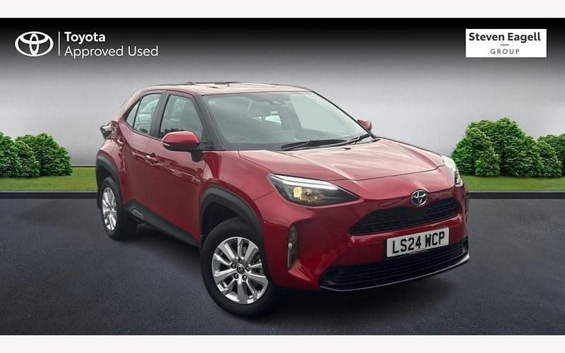 Used 2025 Toyota Yaris Hybrid Estate | £21,282 (Good price) - Image 1/4