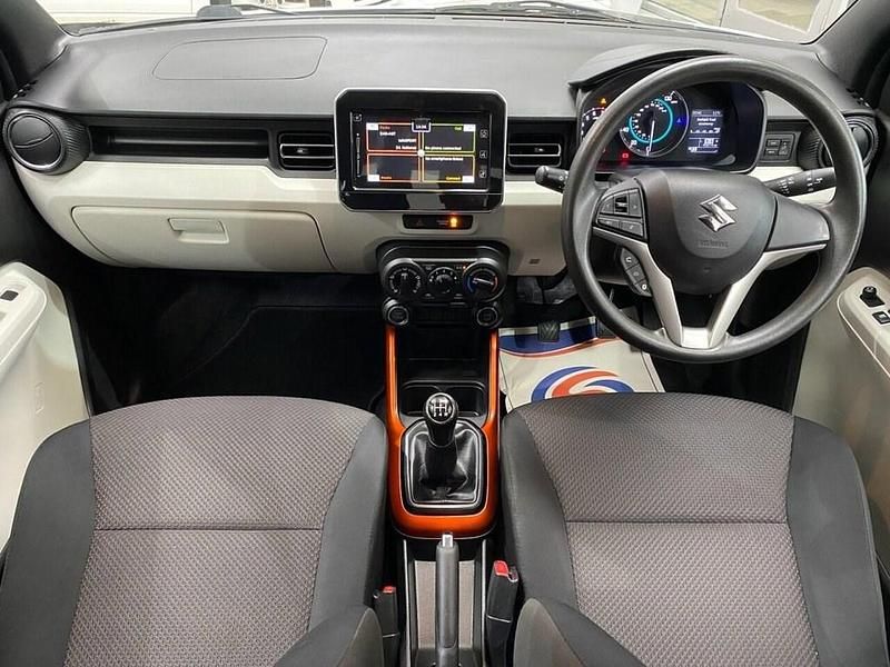 Used Suzuki Ignis SZ-T 90 HP (66 kW) 2019 White SUV