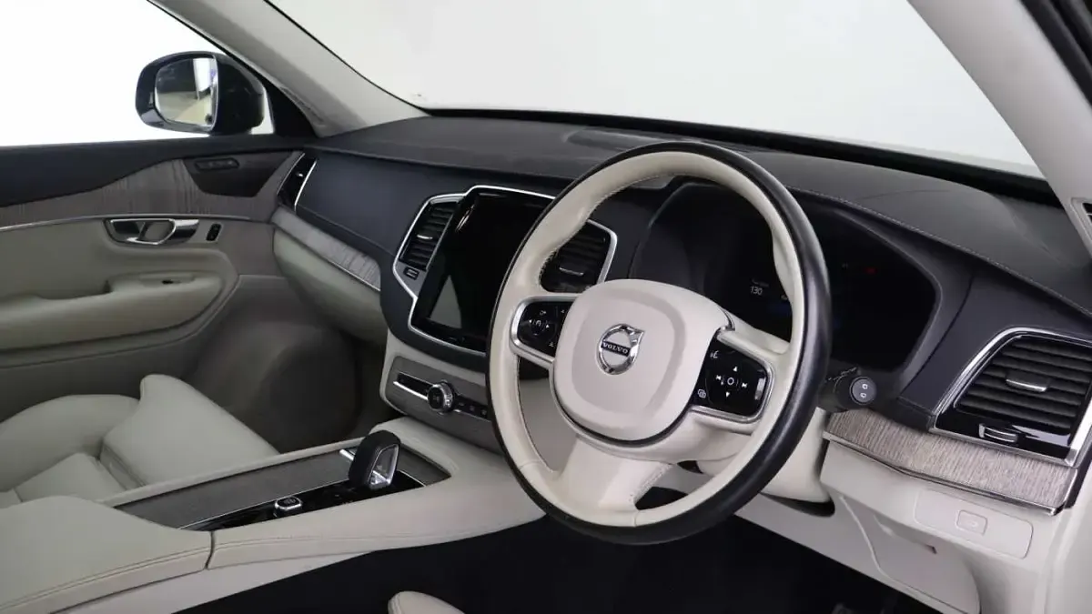 Used Volvo XC90 Plus 235 HP (172 kW) 2023 SUV