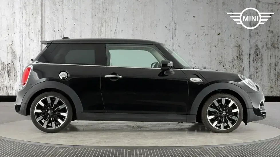 Used Mini Cooper S Exclusive 192 HP (141 kW) 2020 Black Hatchback