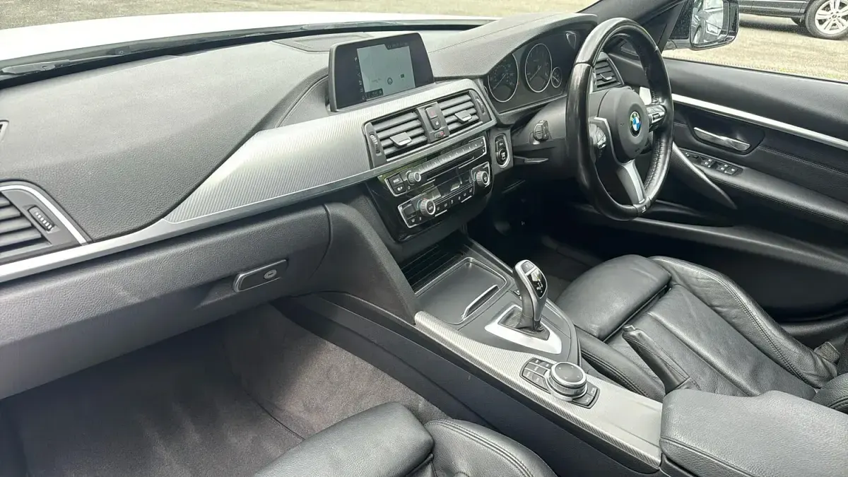 Used BMW 320 M Sport 190 HP (139 kW) 2019 Alpine white Estate