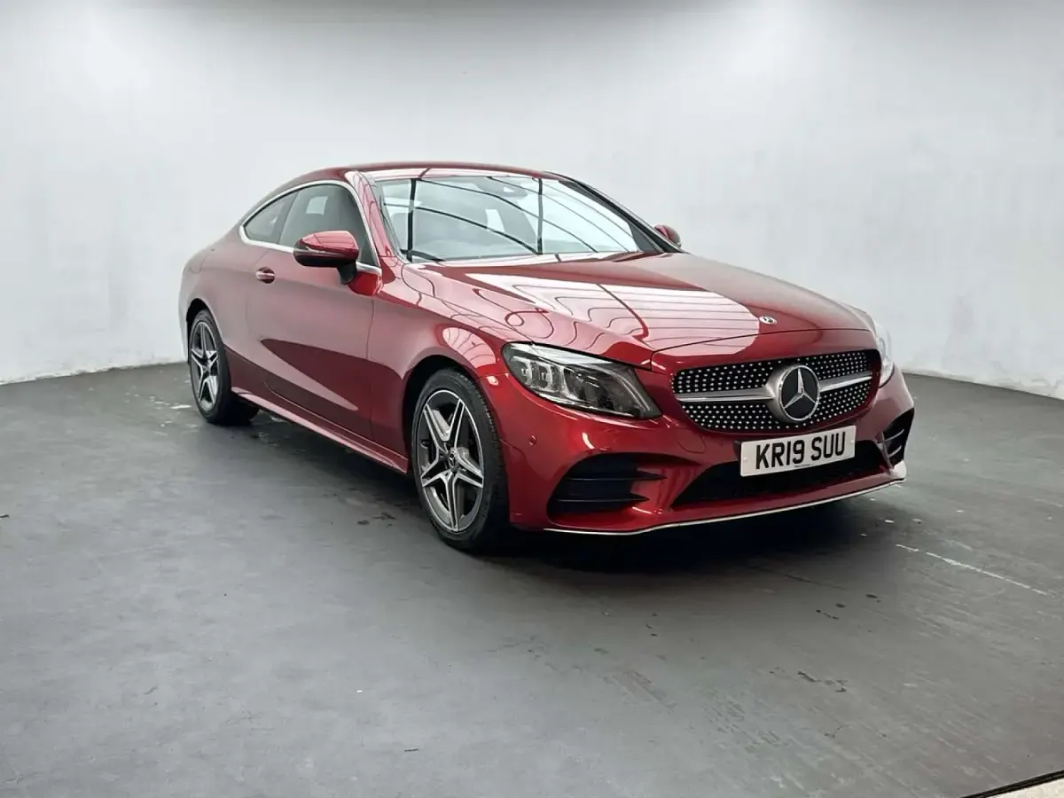 Used Mercedes C220 AMG Line Premium 194 HP (142 kW) 2019 Red Coupe