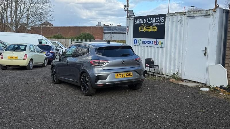 Used Renault Clio V Techno 92 HP (67 kW) 2023 Grey Hatchback