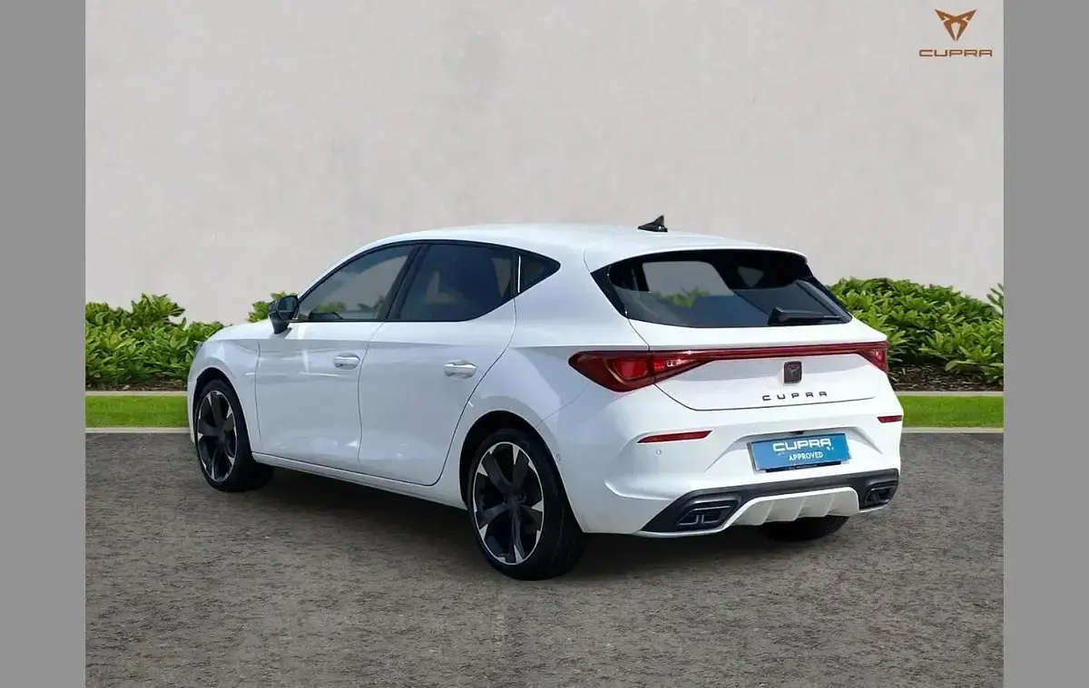 Used Cupra Leon 147 HP (108 kW) 2024 White Hatchback