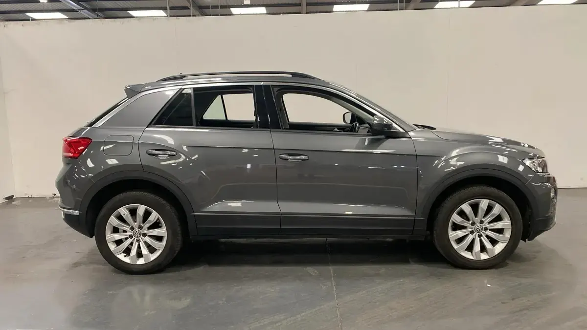 Used VW T-Roc SE 115 HP (84 kW) 2018 Grey SUV