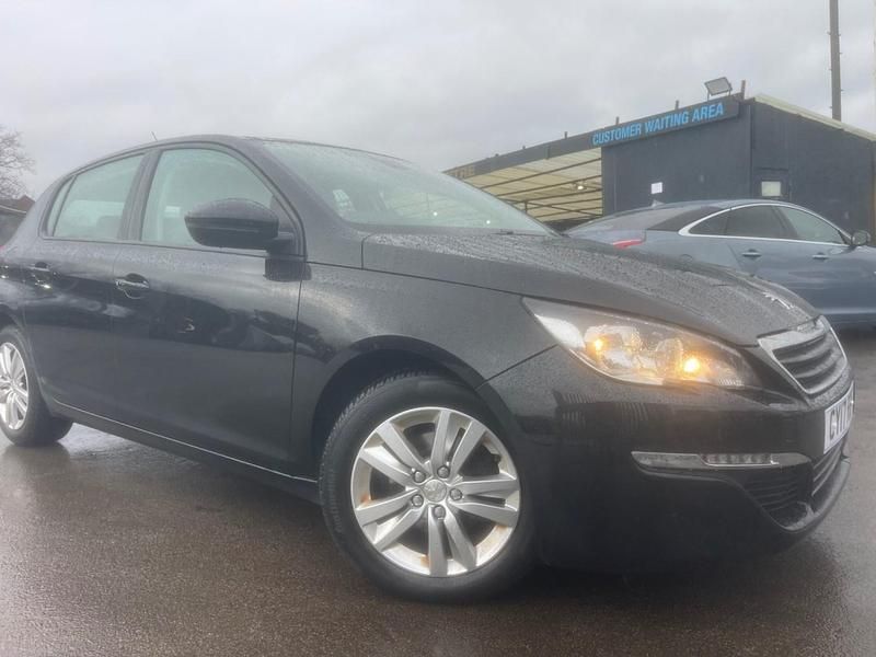 Used Peugeot 308 Active 120 HP (88 kW) 2017 Black Hatchback