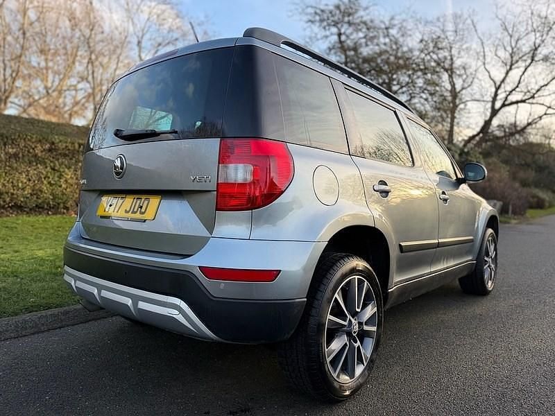 Used Skoda Yeti SE Drive 110 HP (80 kW) 2017 Grey SUV