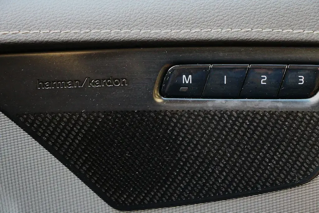 Used Volvo XC90 R-Design 2022 Denim blue SUV