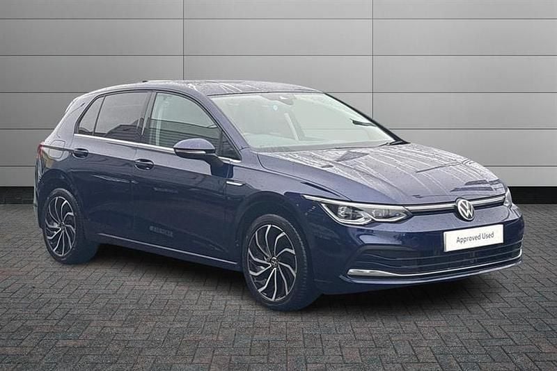 Used VW Golf VIII Edition 150 HP (110 kW) 2023 Atlantic blue Hatchback
