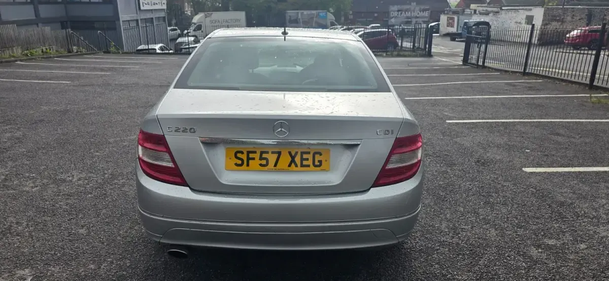 Begagnad Mercedes C220 Elegance 2007 Silver Sedan