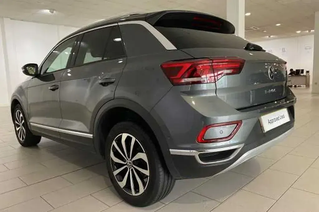 Used VW T-Roc Style 110 HP (80 kW) 2022 Indium grey with black roof SUV