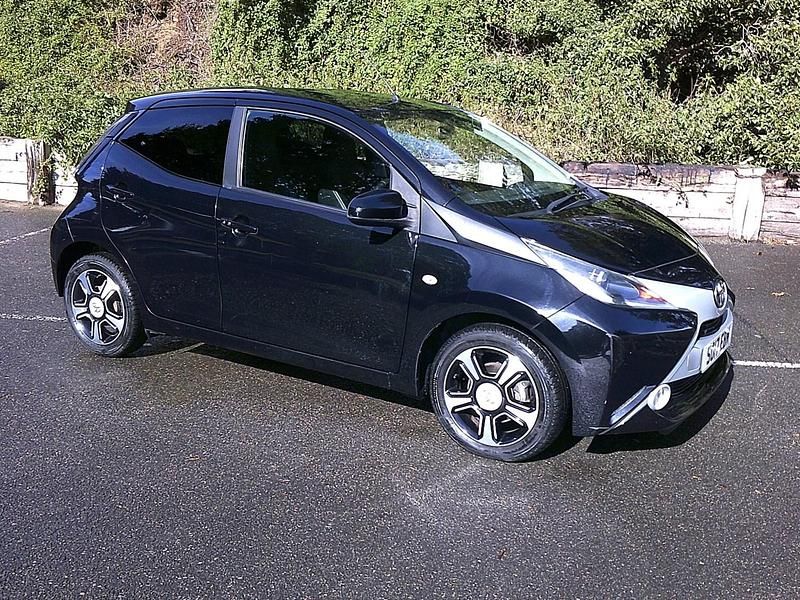 Black Used 2017 Toyota Aygo X-clusiv Hatchback | £6,995 (Fair price) - Image 1/4