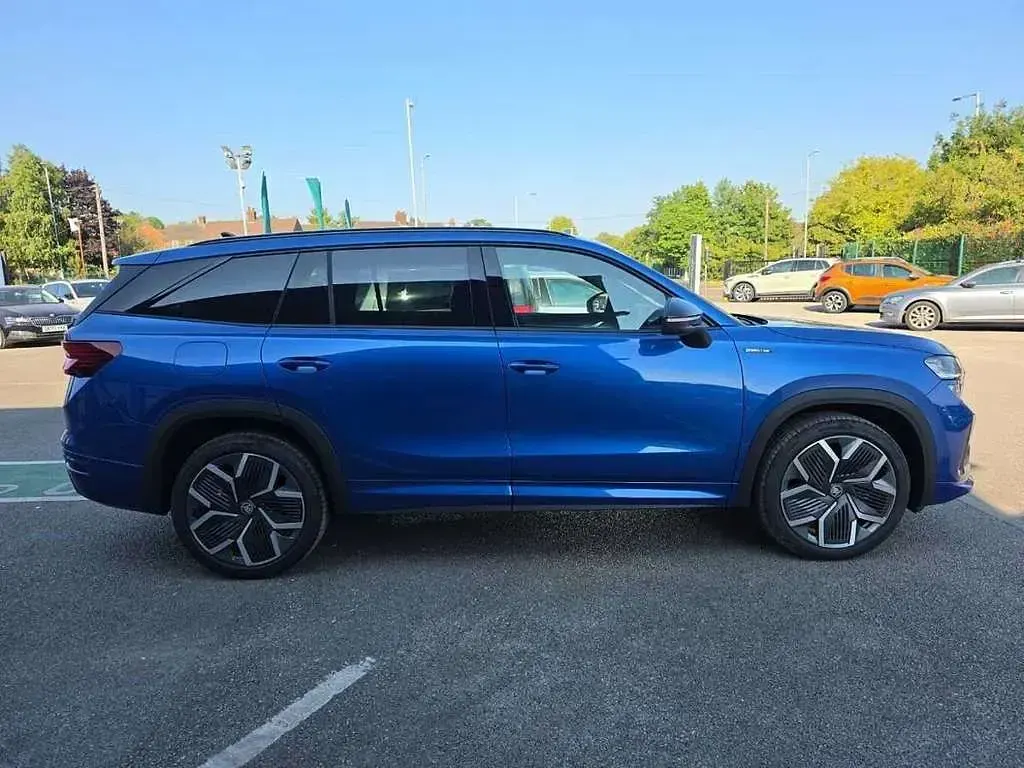 Used Skoda Kodiaq SportLine 150 HP (110 kW) 2026 Race blue metallic SUV
