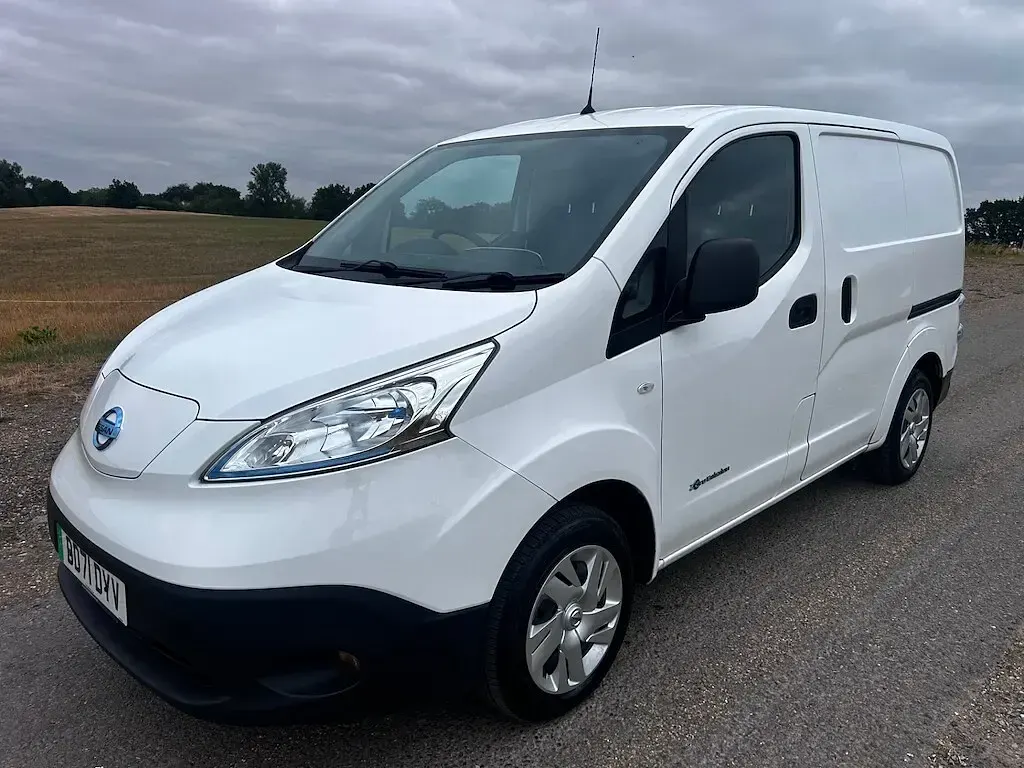 Used Nissan e-NV200 Acenta 80 kW (109 HP) 2021 White MPV