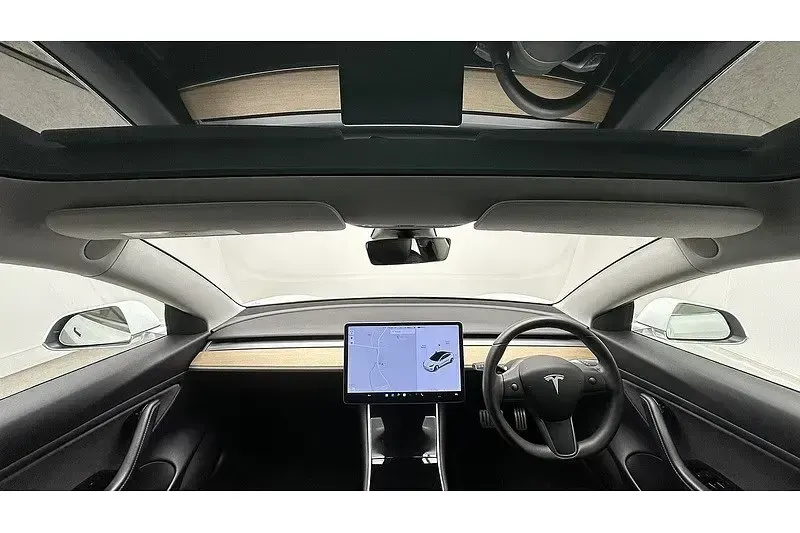 Begagnad Tesla Model 3 Performance 461 kW (627 HK) 2019 Vit Sedan