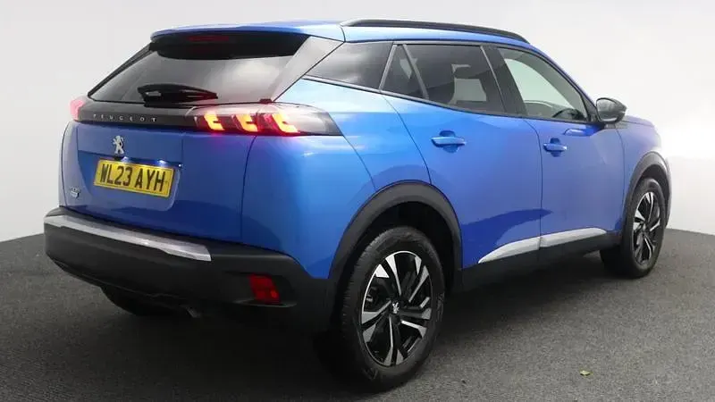 Used Peugeot 2008 Allure+ 100 HP (73 kW) 2023 Blue SUV
