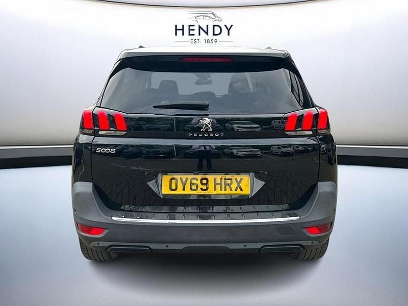 Usado Peugeot 5008 Allure 175 HP (128 kW) 2019 Preto SUV