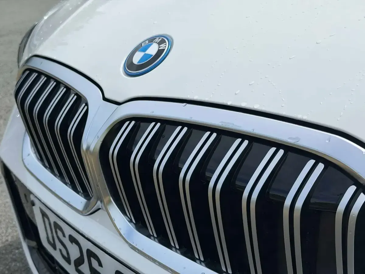 New BMW 330e M Sport 2026 White Sedan