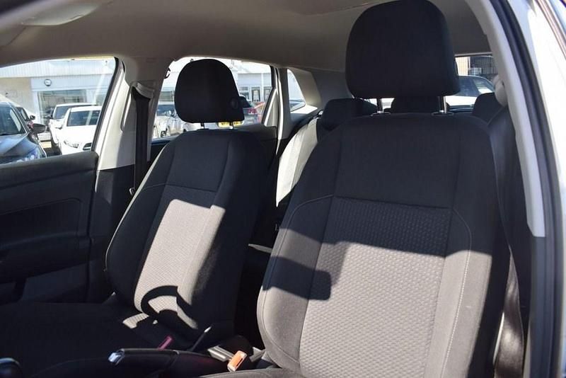 Begagnad VW Polo SE 95 HK (69 kW) 2020 Vit Halvkombi