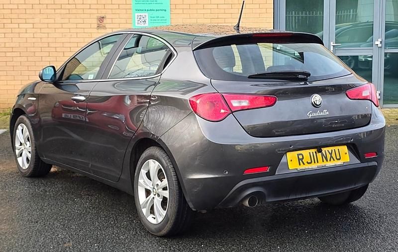 Used Alfa Romeo Giulietta Lusso 2011 Grey Hatchback