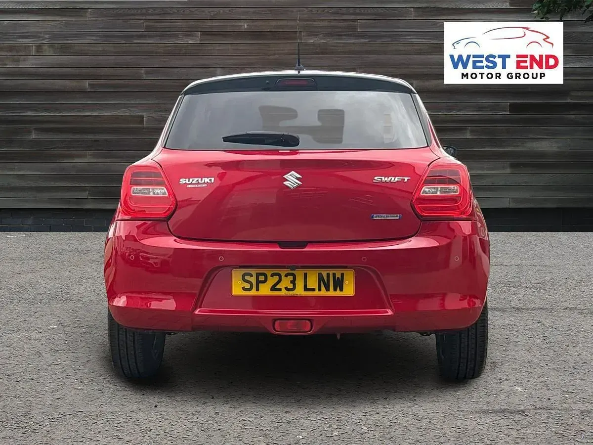 Usado Suzuki Swift SZ5 2023 Rojo Utilitario