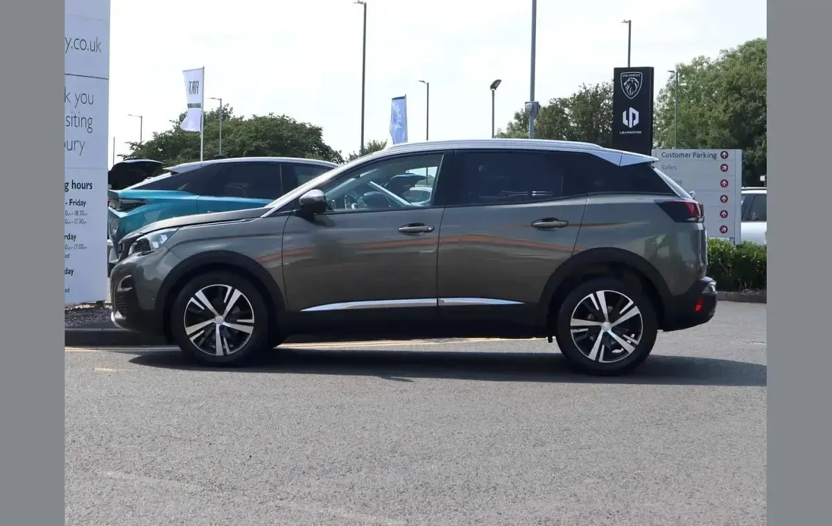 Used Peugeot 3008 Allure 131 HP (96 kW) 2021 Grey SUV