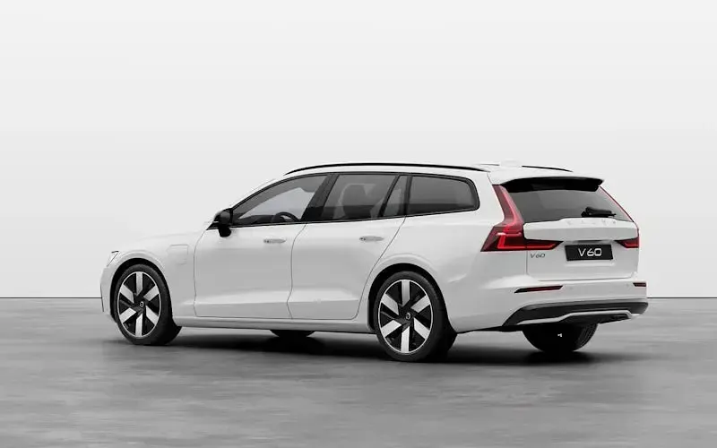 New Volvo V60 Plus 334 HP (245 kW) 2026 Ice white Estate