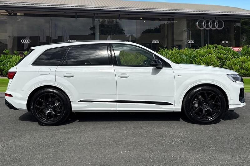 New Audi Q7 Black Edition 2026 White SUV