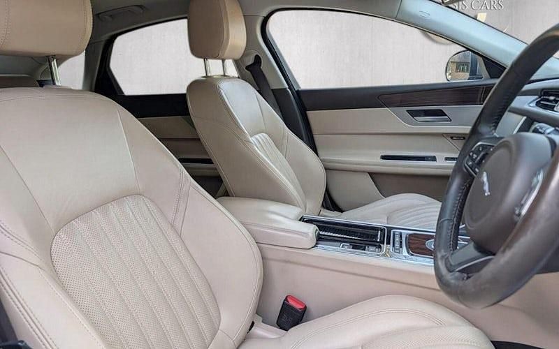 Używany Jaguar XF Portfolio 179 KM (131 kW) 2020 Sedan/Limuzyna