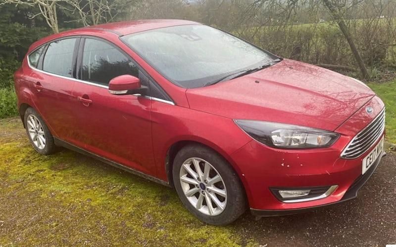 Used Ford Focus Titanium 150 HP (110 kW) 2017 Red Hatchback
