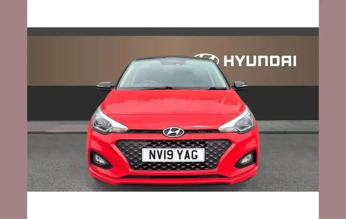 Used Hyundai i20 84 HP (61 kW) 2019 Red Hatchback
