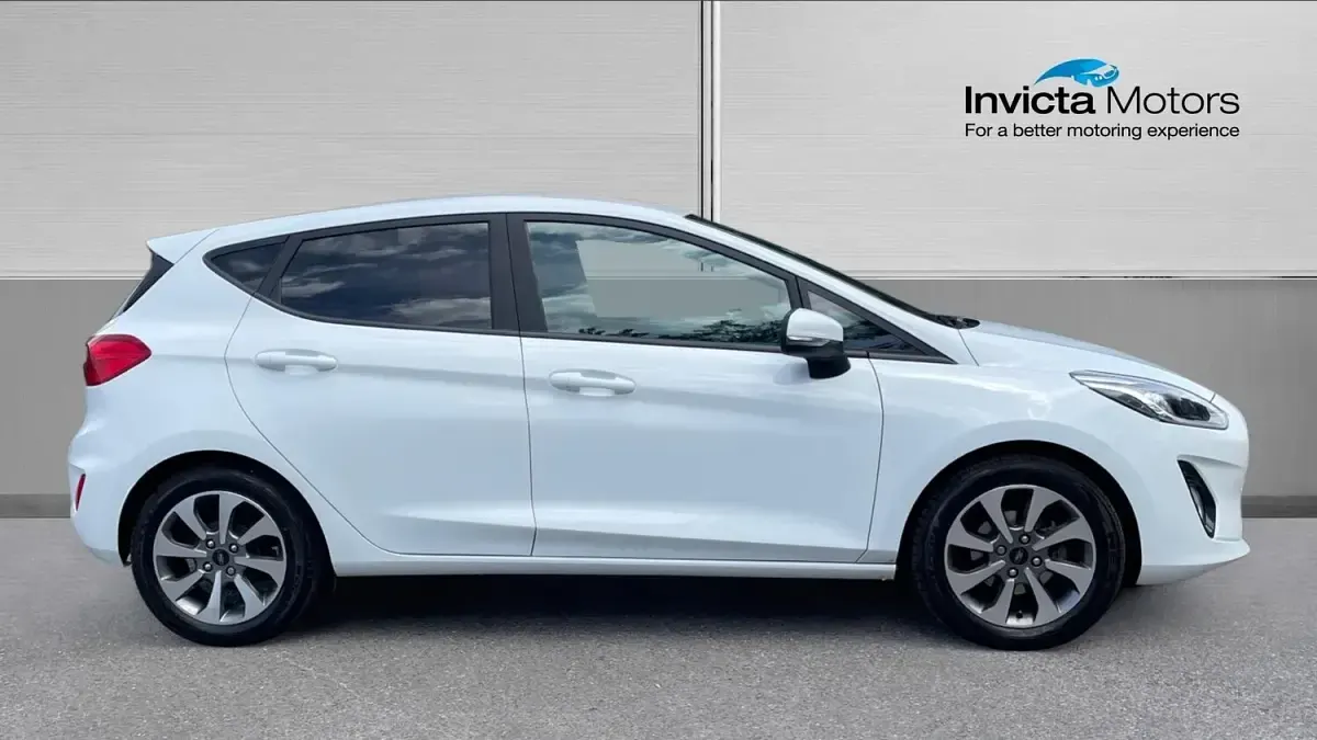 Used Ford Fiesta Trend 125 HP (91 kW) 2021 Frozen white Hatchback