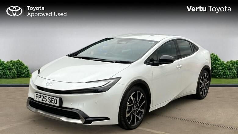 Used Toyota Prius 223 HP (164 kW) 2025 White Hatchback