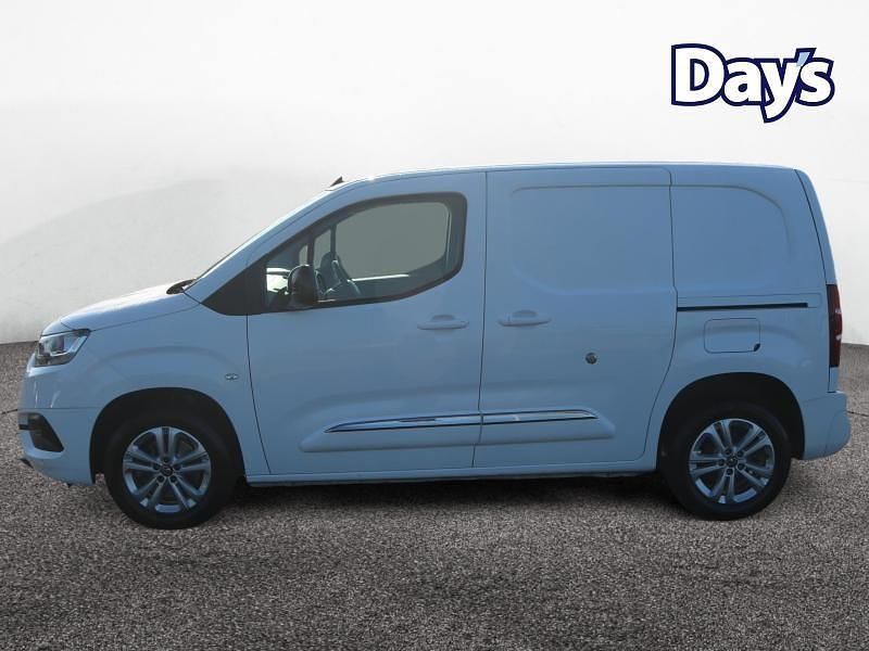 Used Toyota Proace Design 2022 White MPV