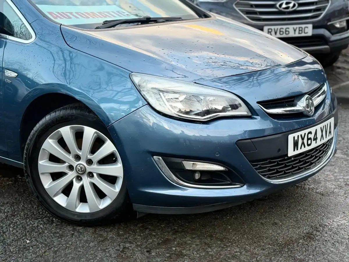 Used Vauxhall Astra Elite 165 HP (121 kW) 2014 Blue Estate