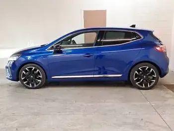 Używany Renault Clio V Techno 143 KM (105 kW) 2023 Niebieski Hatchback