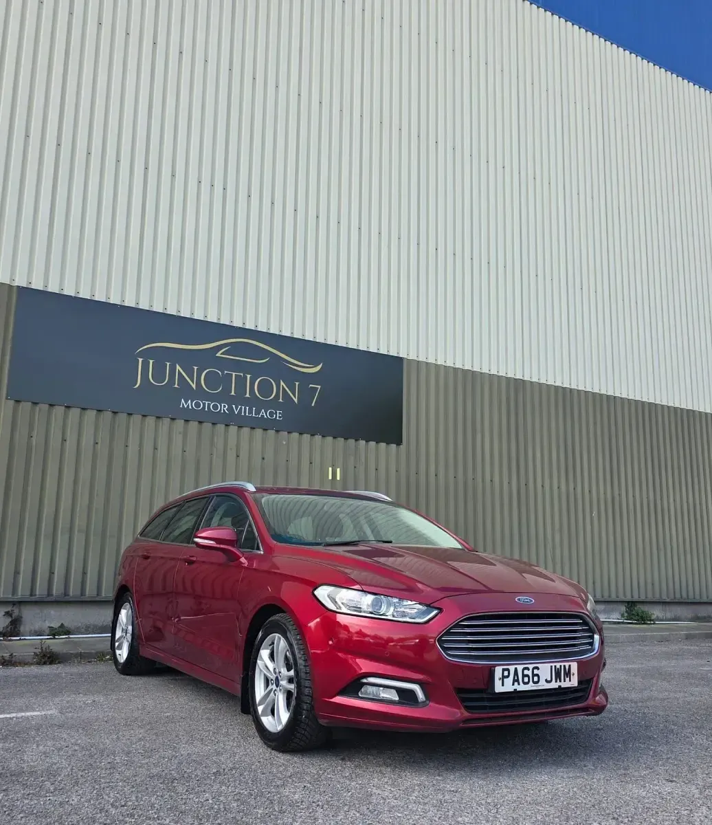 Used Ford Mondeo Zetec 160 HP (117 kW) 2017 Red Estate