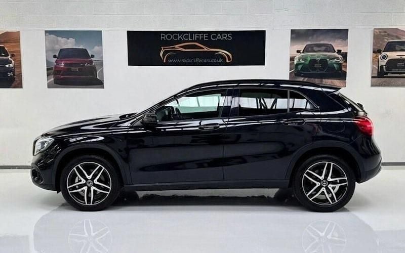 Used Mercedes GLA180 Urban 122 HP (89 kW) 2020 SUV