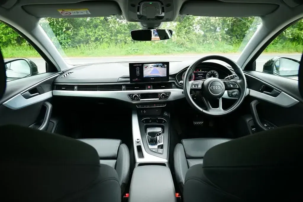 Begagnad Audi A4 Sport 163 HK (119 kW) 2022 Grå Kombi