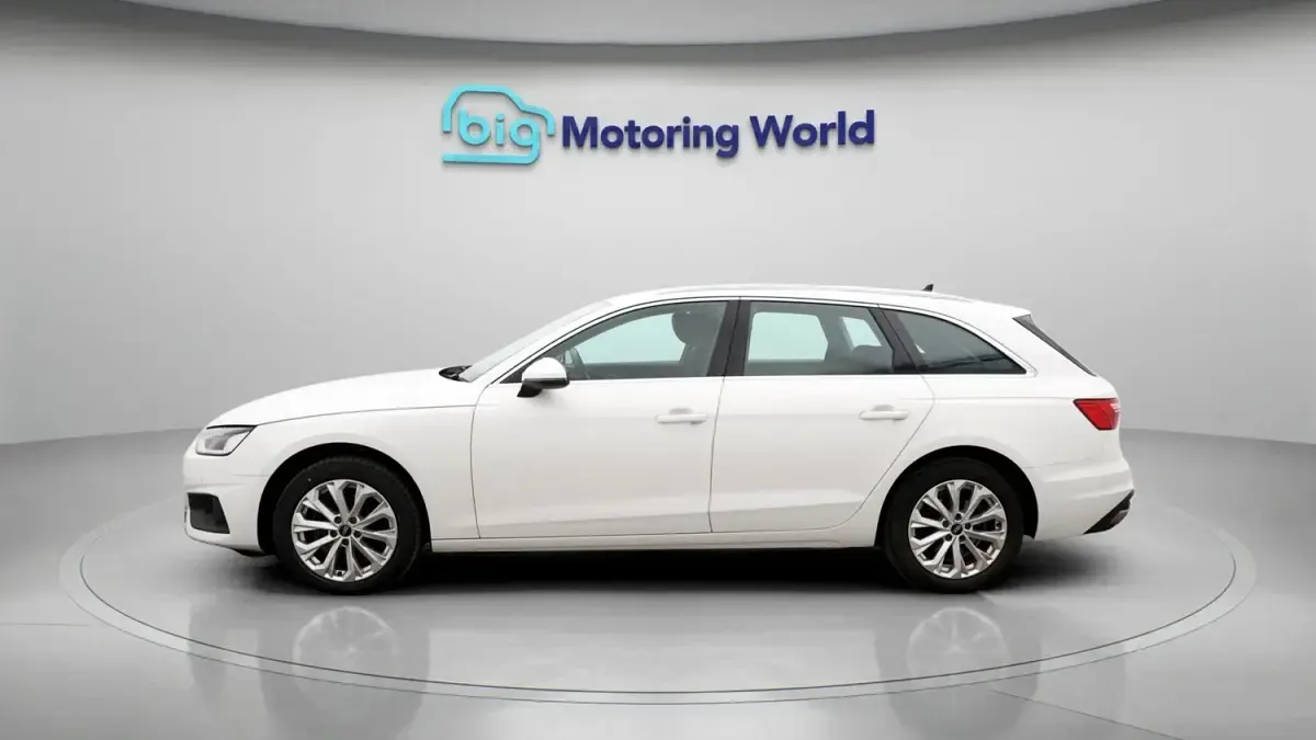 Usado Audi A4 148 HP (108 kW) 2021 Branco Carrinha