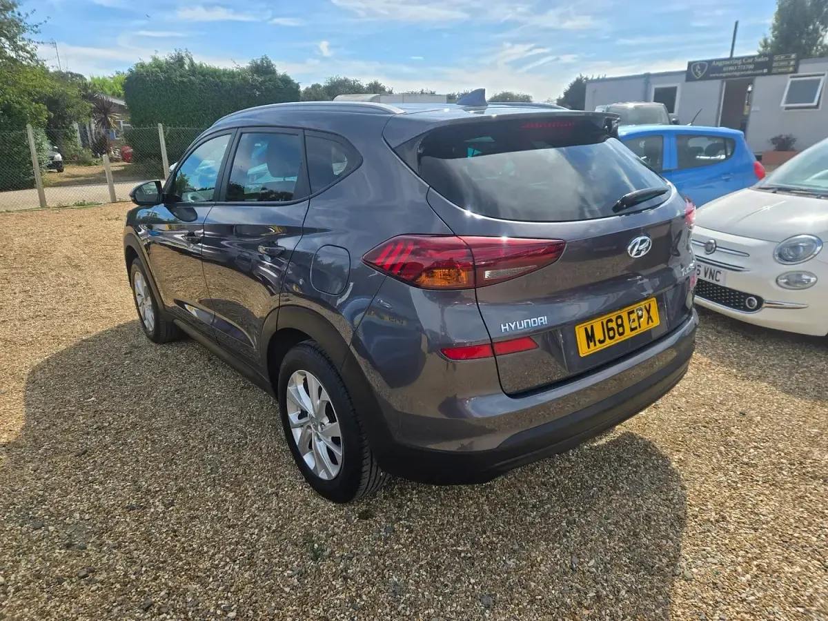 Used Hyundai Tucson SE 177 HP (130 kW) 2018 Grey SUV