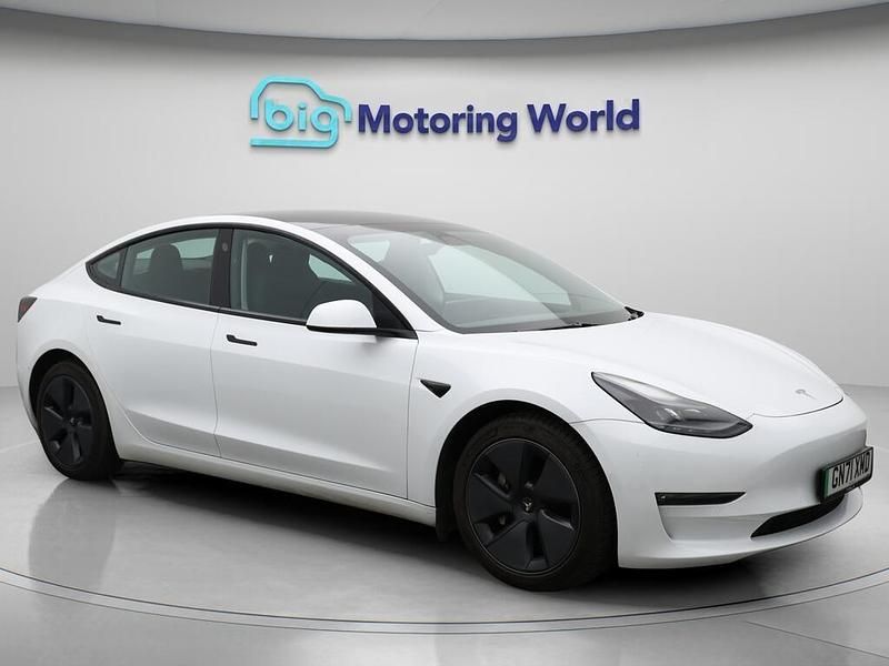 White Used 2021 Tesla Model 3 Long Range AWD Sedan | £19,500 (Fair price) - Image 1/4