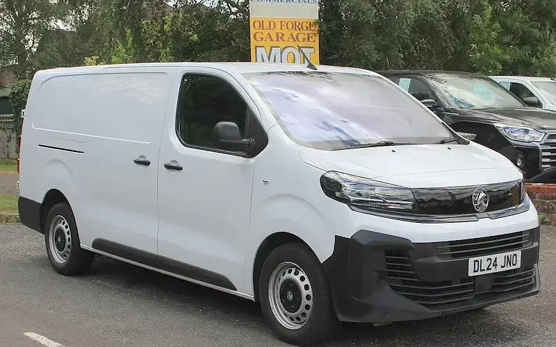 Used Vauxhall Vivaro 145 HP (106 kW) 2026 MPV