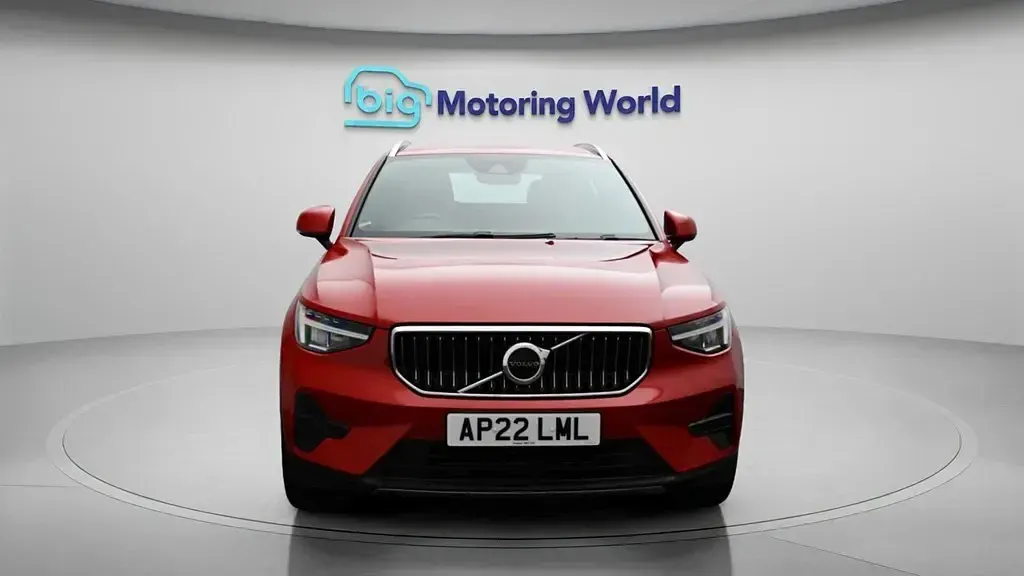 Begagnad Volvo XC40 Core 211 HK (155 kW) 2022 Röd SUV