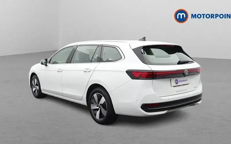 Used VW Passat Life 204 HP (150 kW) 2025 White Estate
